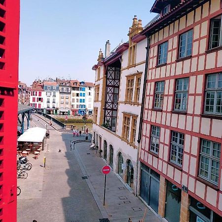 バイヨンヌCarre Des Halles Centre Historiqueアパートメント エクステリア 写真