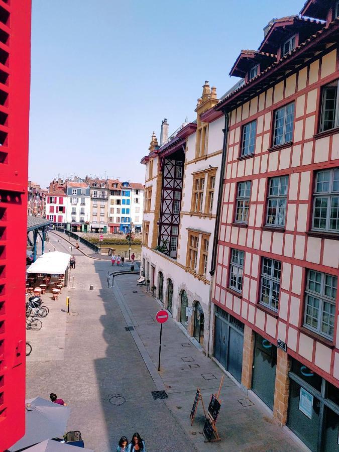 バイヨンヌCarre Des Halles Centre Historiqueアパートメント エクステリア 写真